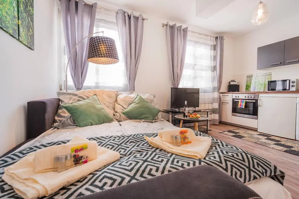 Top Location, Near Schoenbrunn Vienna Apartment